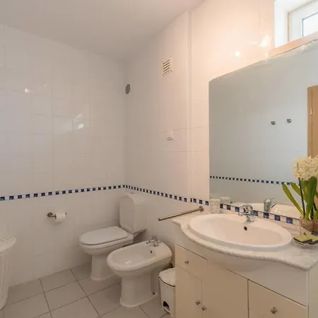 Beautiful 1 Bedroom With Stunning View דירה